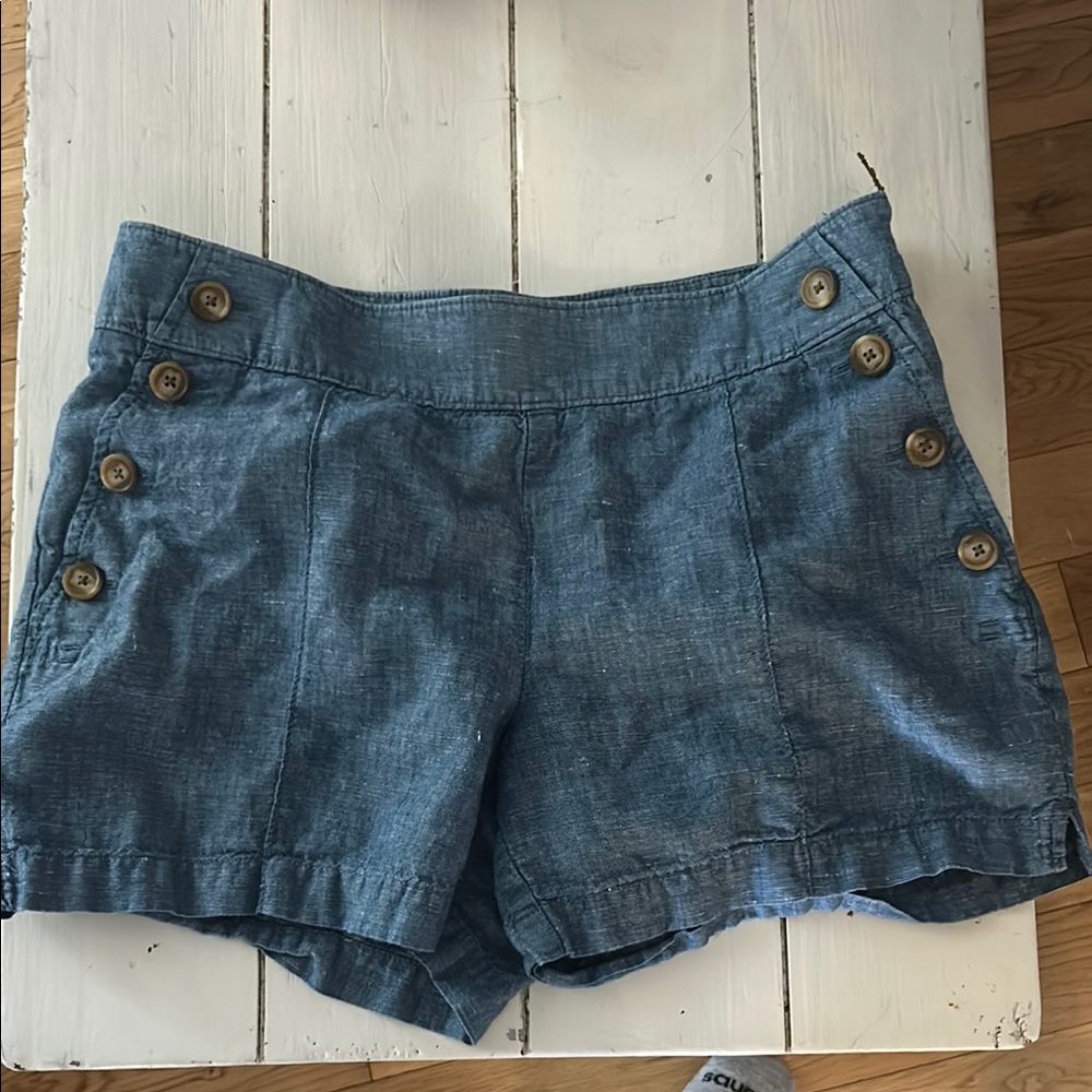Ann Taylor LoftWomen's Blue Button-Accent Shorts size 2